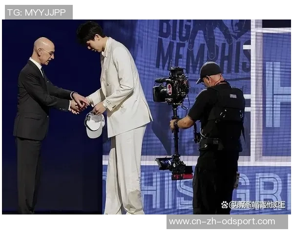 萧华惊讶杨瀚森迅速获得国际关注超越中国界限