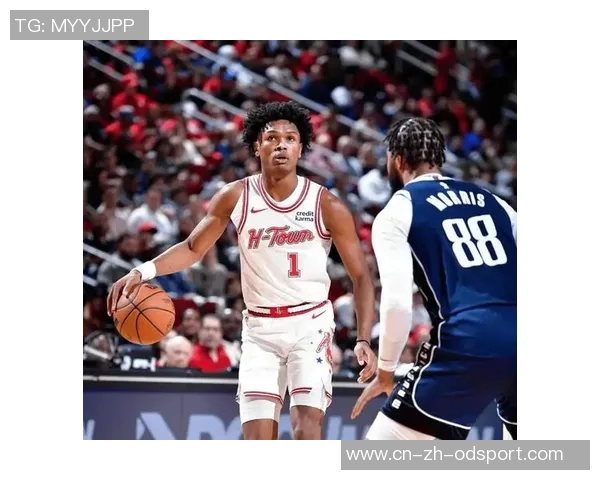 阿门汤普森分享投篮心得：面对防守勇于尝试中投和抛投的训练之路